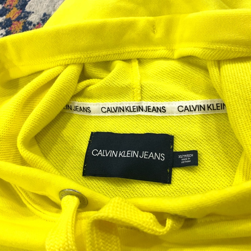 XS- Calvin Klein cropped hoodie - Picture 8 of 11